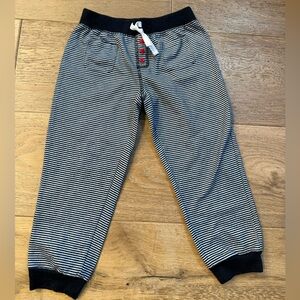 Carter’s jogging pants size 4T black and white with red buttons